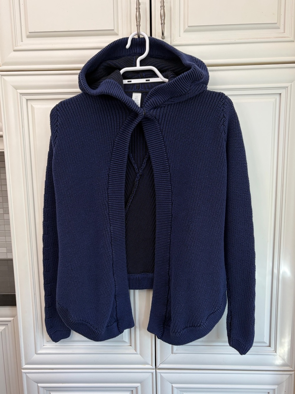 Ivivva by Lululemon girl’s hooded sweater